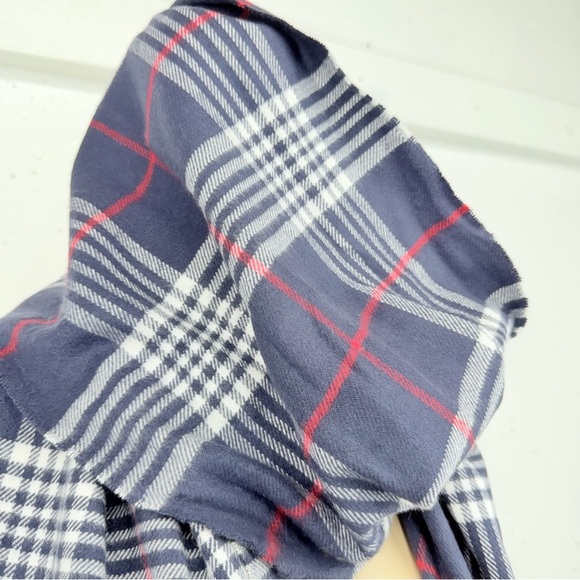 Made in Scotland Cashmere Navy Blue White Red Fringe Scarf 13.5 x 68” - Picture 2 of 12